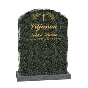 Hautakivi Elämänkaari 3 on ylämaan vihreä hautakivi. Hautakiven nimitiedot ja koriste kullattu.